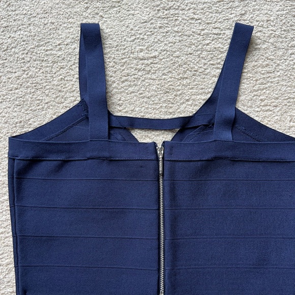 NEW GUESS Mirage Ottoman Cutout Bandage Crop Top Tank Top Sleeveless Navy Blue L - Picture 6 of 9